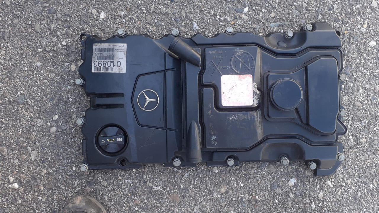 Mercedes Cilinderhead Cover A9340100330 - Pièces de rechange pour Camion: photos 1 Mercedes Cilinderhead Cover A9340100330 - Pièces de rechange pour Camion: photos 1