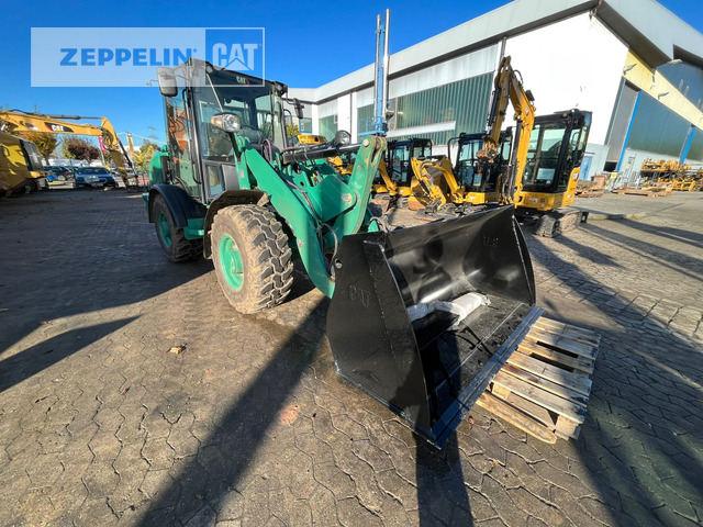 Cat 906M - Chargeuse sur pneus: photos 2 Cat 906M - Chargeuse sur pneus: photos 2