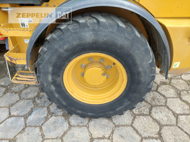 Chargeuse sur pneus Cat 908M: photos 15