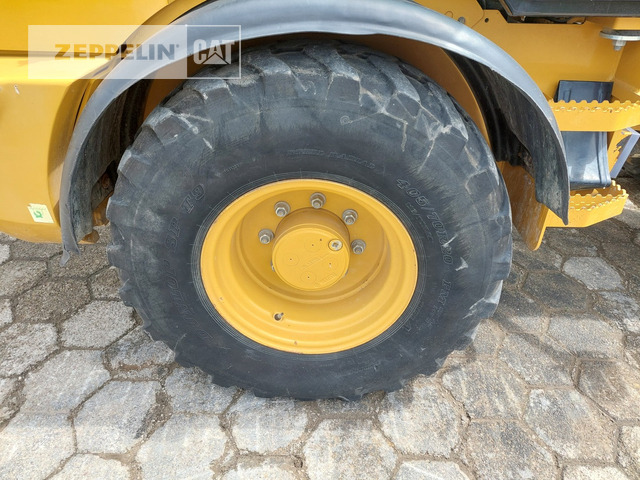 Chargeuse sur pneus Cat 908M: photos 19
