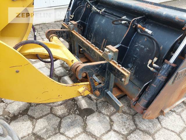 Chargeuse sur pneus Cat 908M: photos 9
