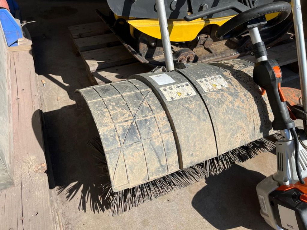 Stihl Kombimotor KM 131 R Kleinteile - Matériel de jardinage: photos 2 Stihl Kombimotor KM 131 R Kleinteile - Matériel de jardinage: photos 2