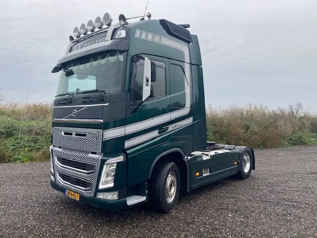 Volvo FH 500 XL euro 6 full spoilered, 2 x tank, modeljaar 2017 - Tracteur routier: photos 1 Volvo FH 500 XL euro 6 full spoilered, 2 x tank, modeljaar 2017 - Tracteur routier: photos 1