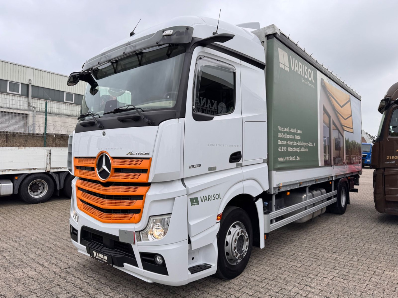 Mercedes-Benz 1833 Actros 5 StreamSPace LBW - Camion à rideaux coulissants: photos 3 Mercedes-Benz 1833 Actros 5 StreamSPace LBW - Camion à rideaux coulissants: photos 3
