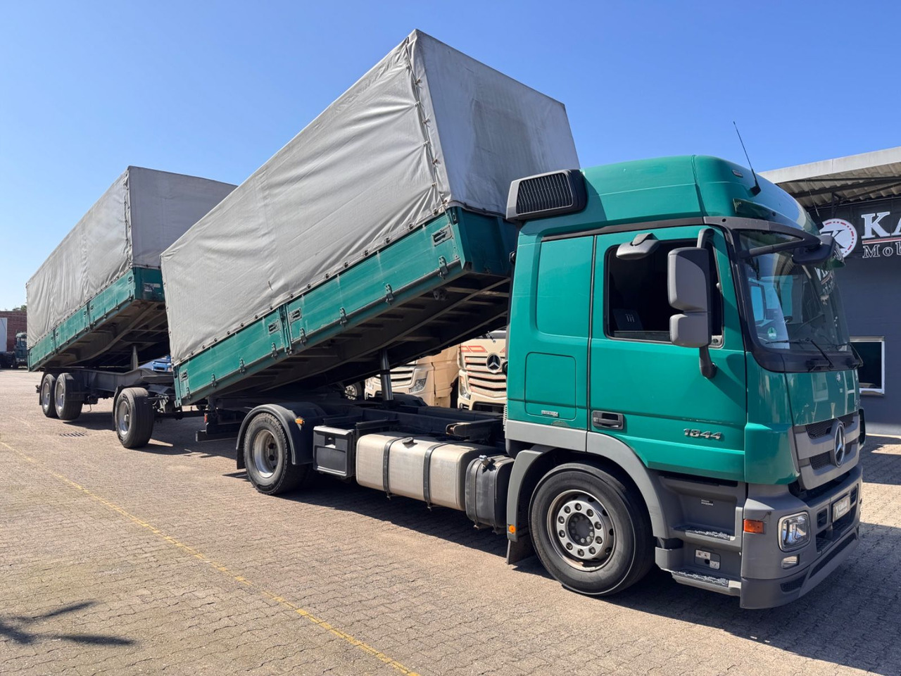 Mercedes-Benz 1844 Actros MP3 3-SeitenKipper Getreide Pritsche - Camion benne: photos 1 Mercedes-Benz 1844 Actros MP3 3-SeitenKipper Getreide Pritsche - Camion benne: photos 1