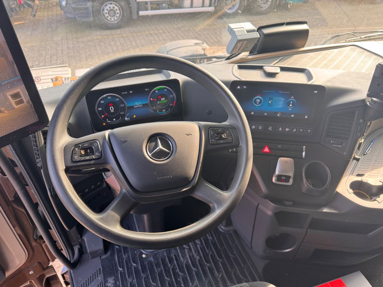 Mercedes-Benz 1848 Actros 5 BigSPace - Tracteur routier: photos 3 Mercedes-Benz 1848 Actros 5 BigSPace - Tracteur routier: photos 3