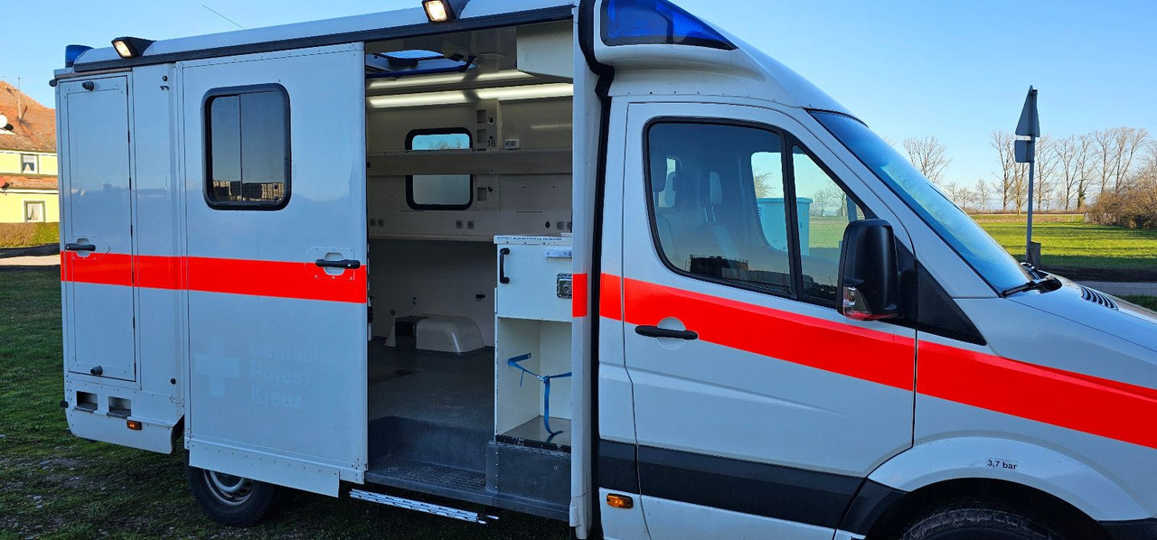 Ambulance Volkswagen Crafter ELW  Rettungswagen Camper Van: photos 9