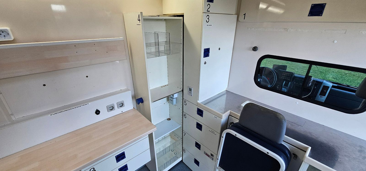 Ambulance Volkswagen Crafter ELW  Rettungswagen Camper Van: photos 14
