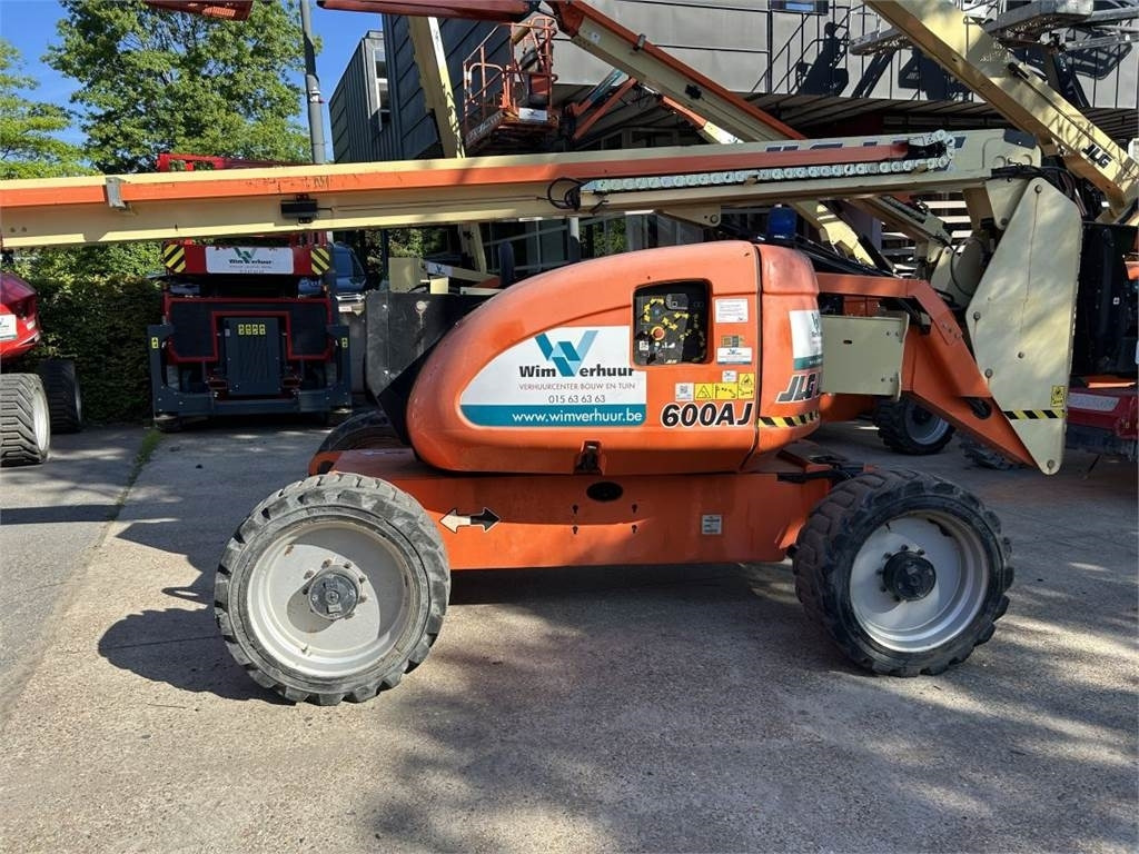 JLG 600 AJ (3218) - Nacelle articulée: photos 2 JLG 600 AJ (3218) - Nacelle articulée: photos 2