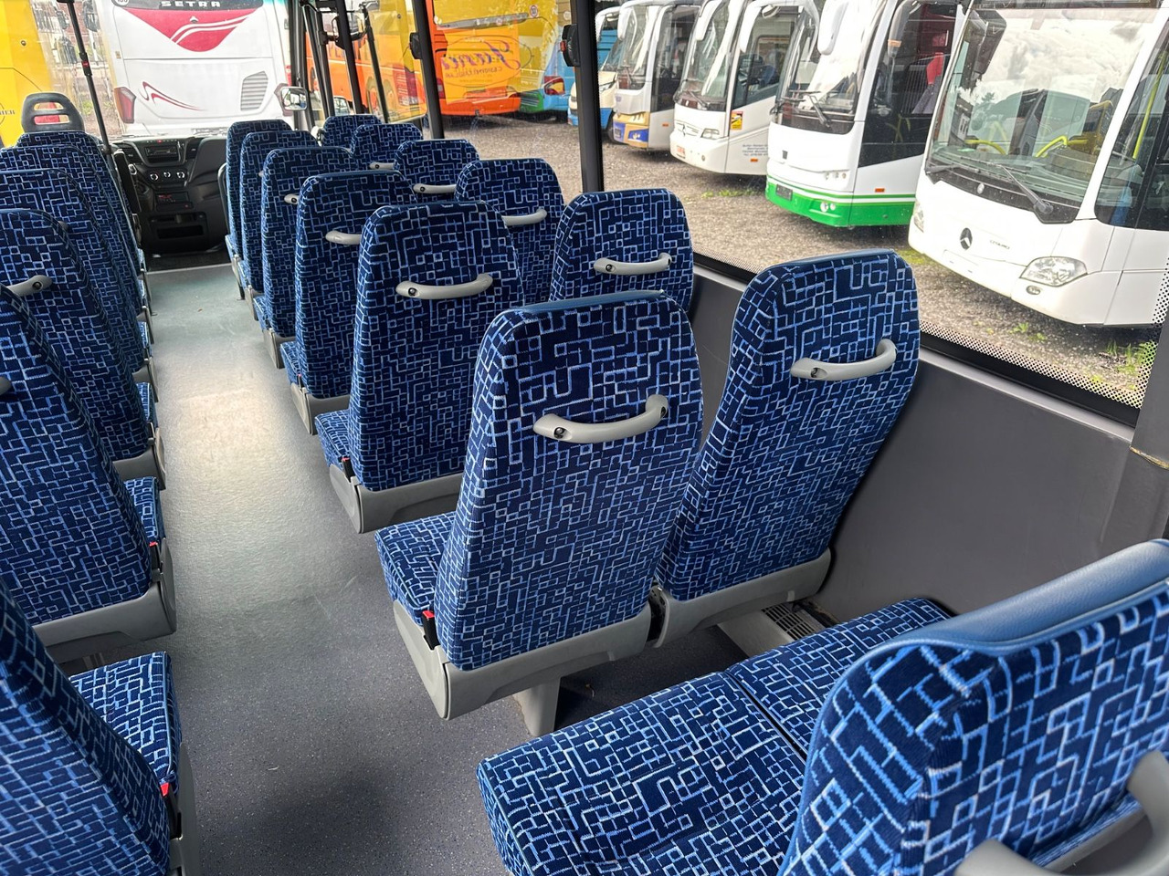 Iveco Rapido 70C18 (wenig Km*7.2t*33 Sitze) Rosero — crédit-bail Iveco Rapido 70C18 (wenig Km*7.2t*33 Sitze) Rosero: photos 14