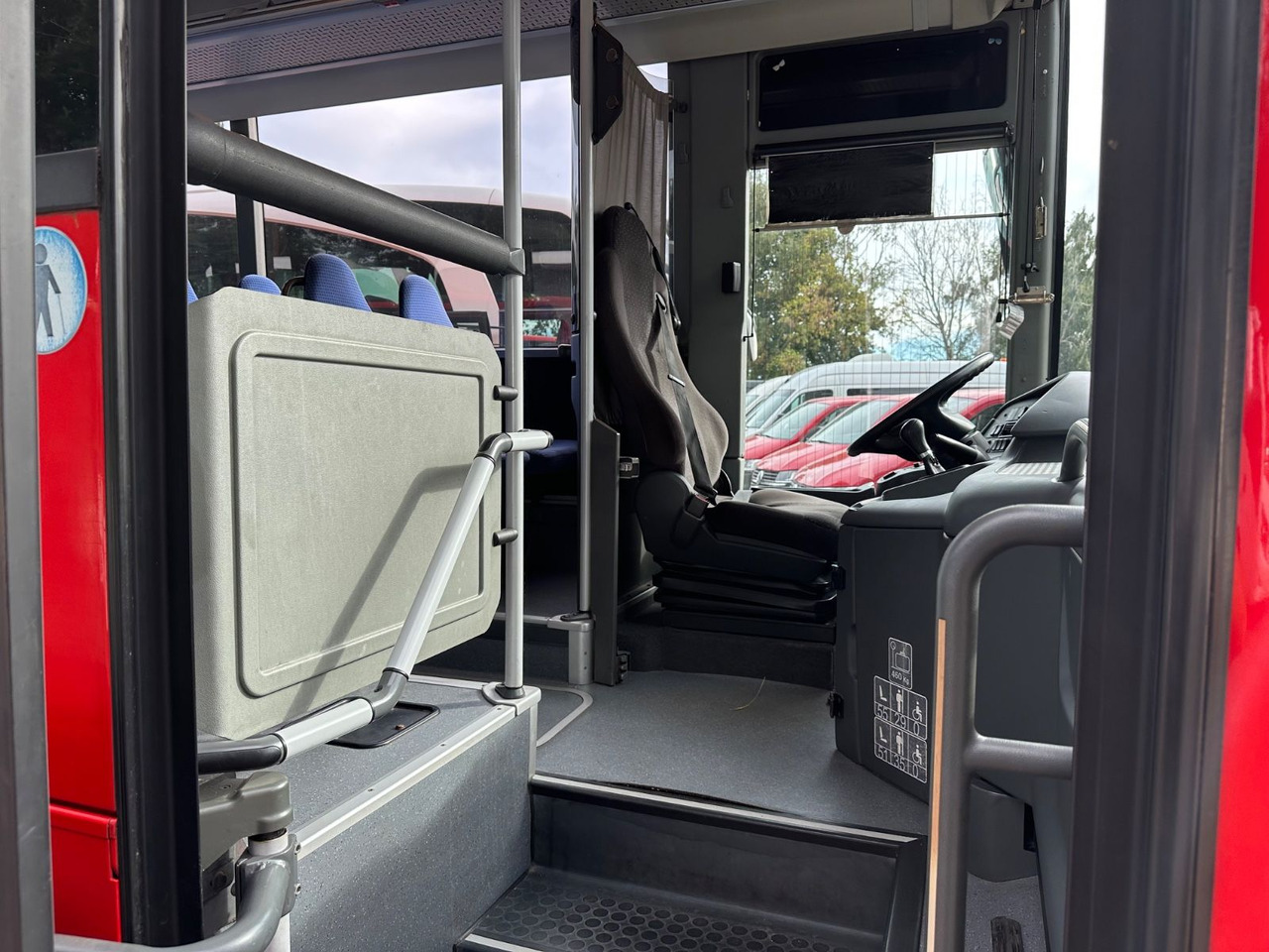 Bus interurbain Mercedes-Benz O550 Integro (56 Sitze*Klima*Schalt): photos 14