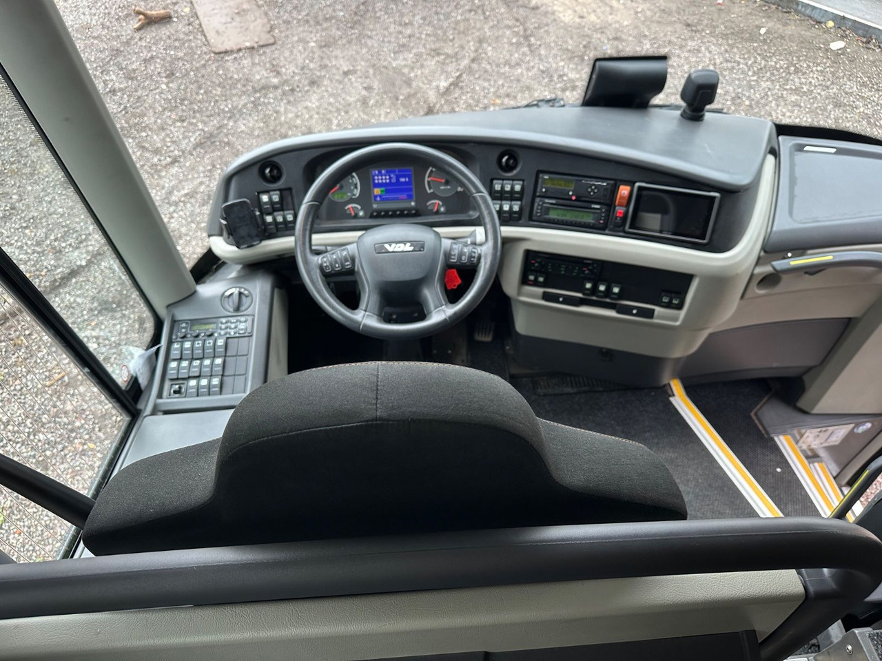 VDL Futura FHD 2-129 (Tourismo M*516 HD) — crédit-bail VDL Futura FHD 2-129 (Tourismo M*516 HD): photos 6 VDL Futura FHD 2-129 (Tourismo M*516 HD) — crédit-bail VDL Futura FHD 2-129 (Tourismo M*516 HD): photos 6