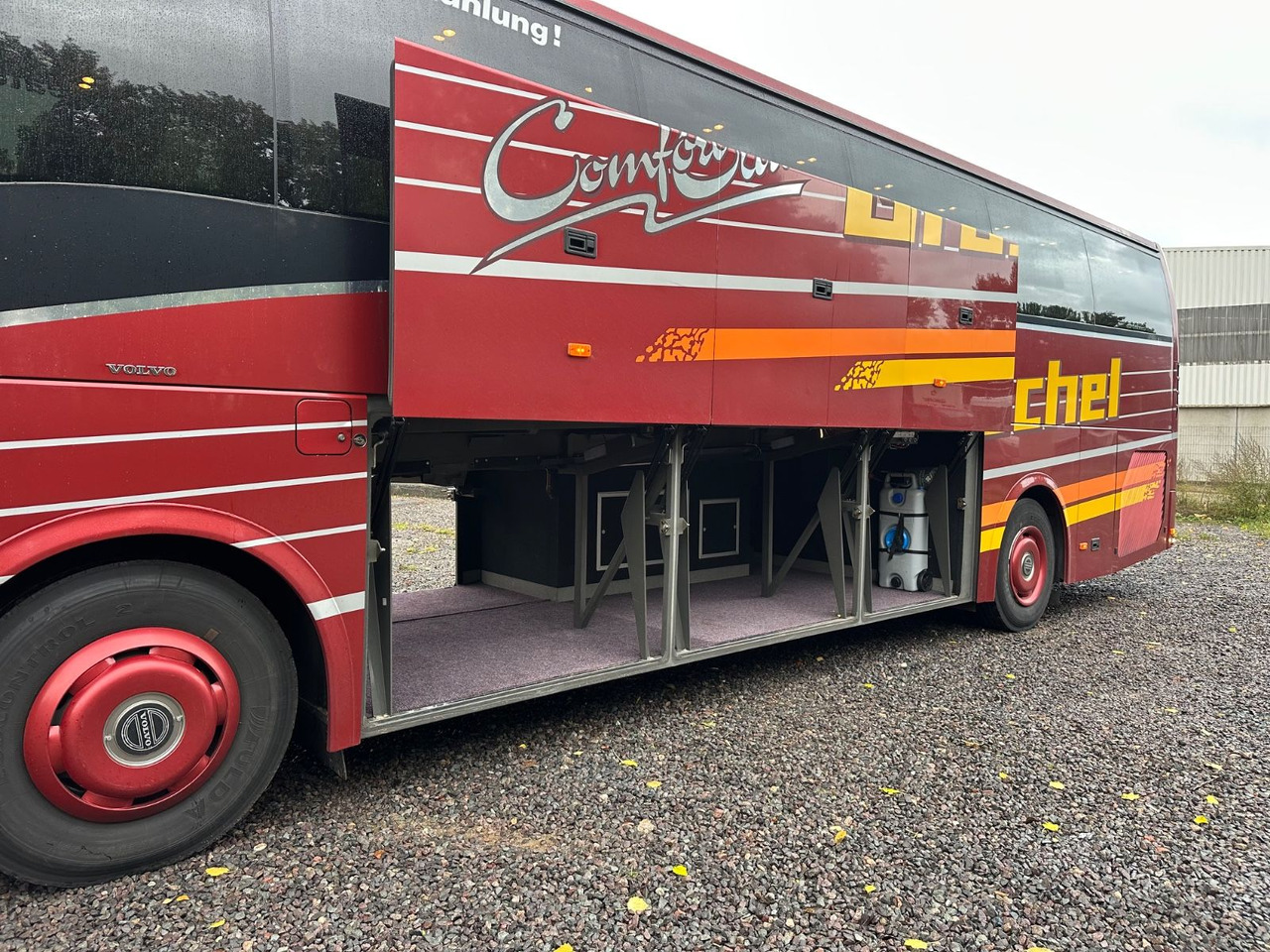 Volvo 9900 HD 6x2 (9700*415 HD*Tourismo RHD) - Autocar: photos 3 Volvo 9900 HD 6x2 (9700*415 HD*Tourismo RHD) - Autocar: photos 3